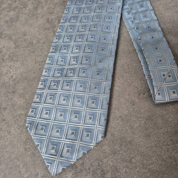 Ermenegildo Zegna 100% Silk Light Blue Geometric Pattern Tie - Picture 5 of 6